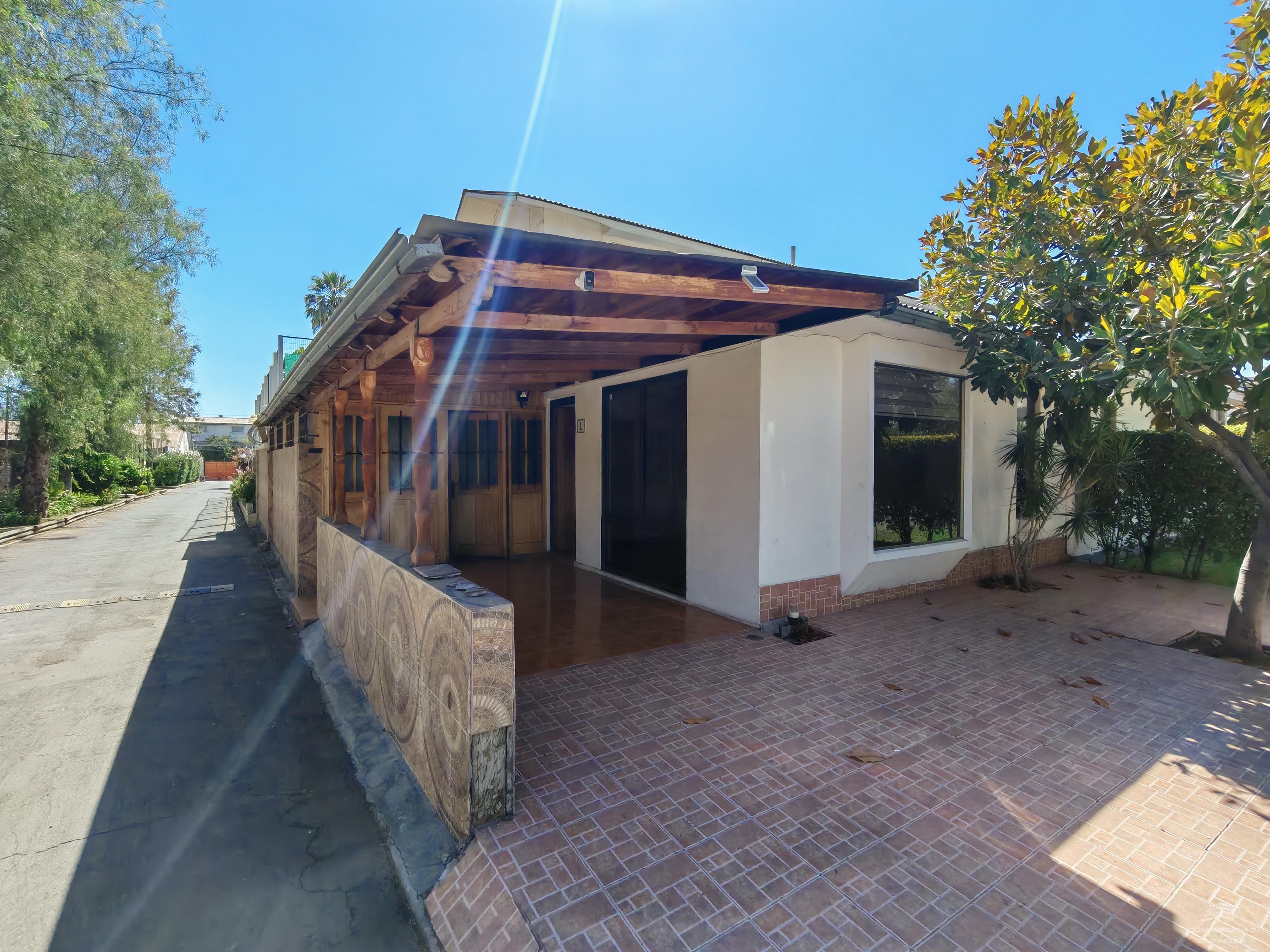 VENTA DE CASA EN LOS ANDES 4D 2B